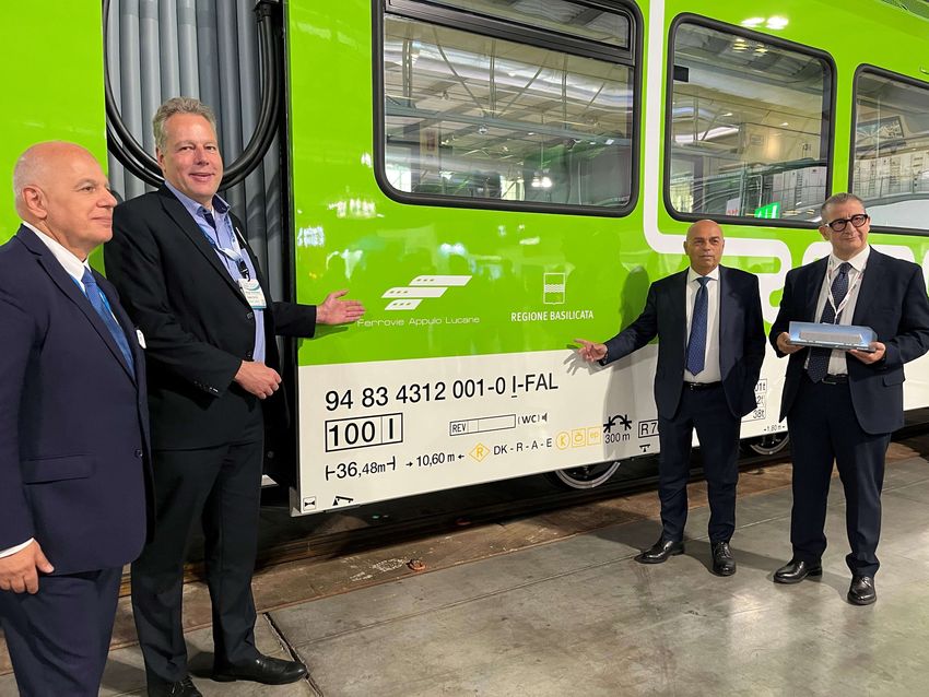 Präsentation des neuen Batteriezugs.jpg