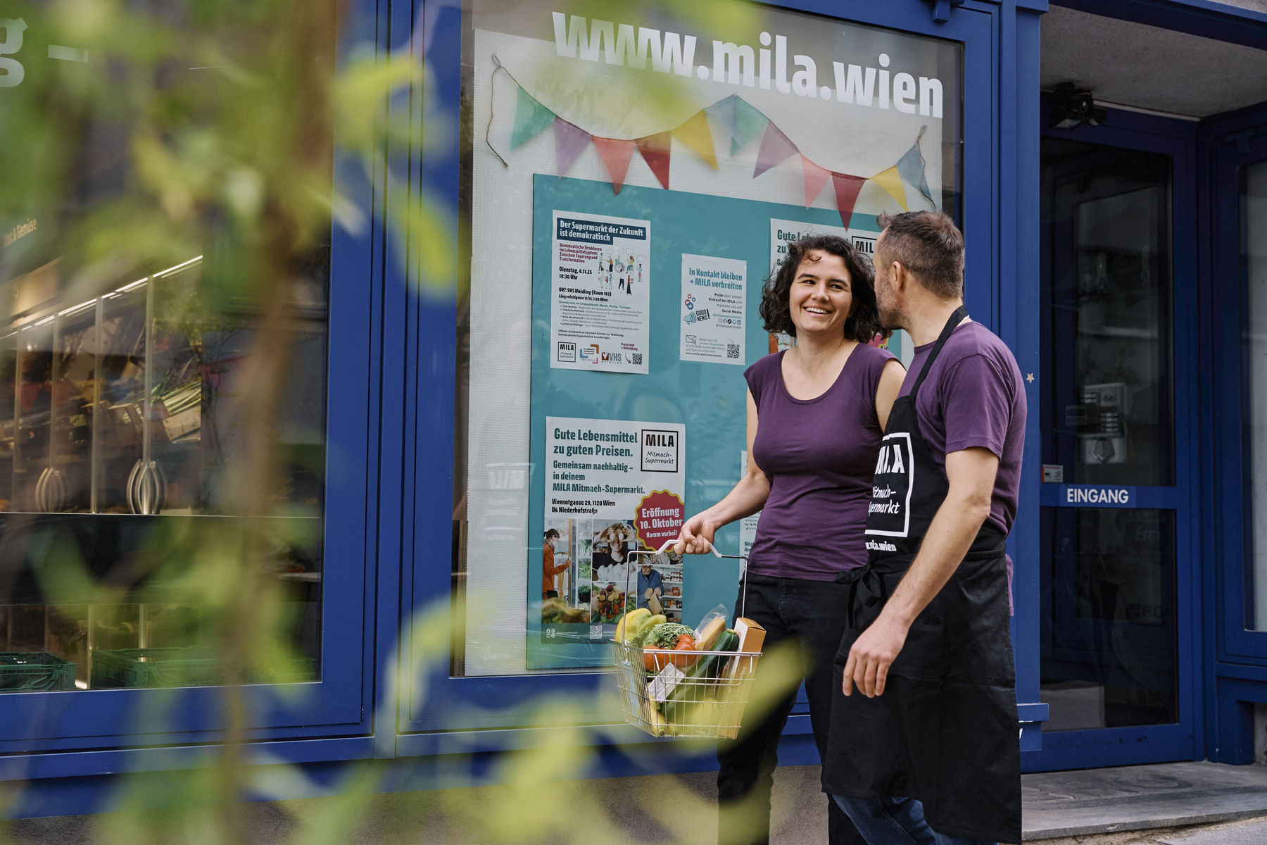 MILA Supermarkt Eröffnung Julianna Fehlinger und David Jelinek 101025 Zoe Opratko 113 web.jpg