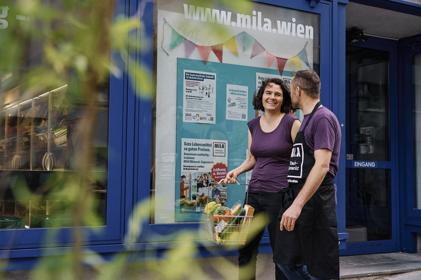 MILA Supermarkt Eröffnung Julianna Fehlinger und David Jelinek 101025 Zoe Opratko 113 web.jpg