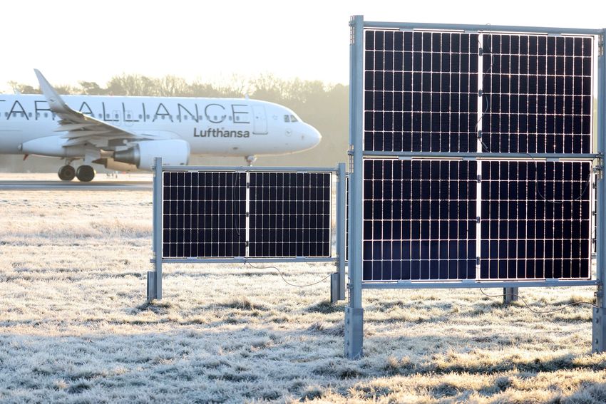 Fraport Next2Sun Anlage Rollfeld.jpg