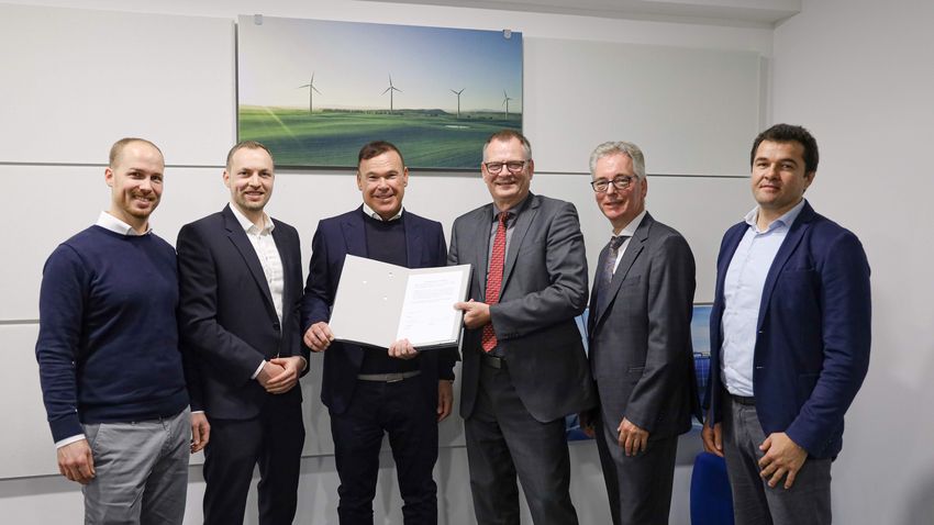 Vertragsunterzeichnung Ladeinfrastruktur 02.jpg