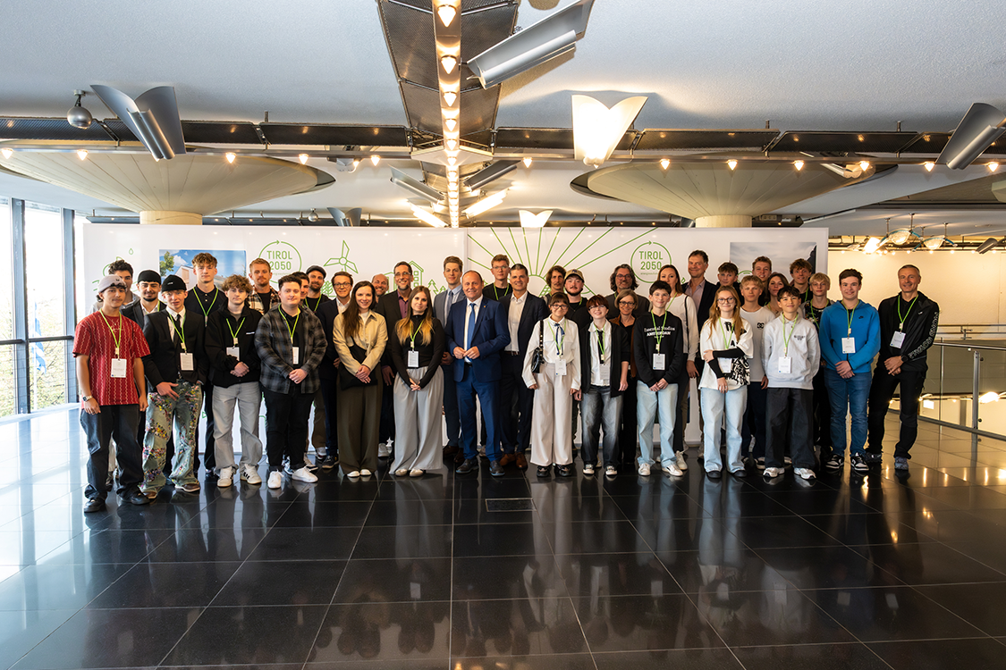 c Energieagentur Tirol punkt.agency t2050 energiekonferenz25 presse gruppe web.png