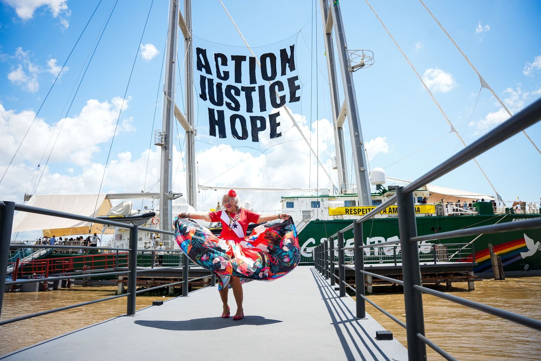 Open Boat Day Rainbow Warrior in Belém 1 © Filipe Bispo  Greenpeace.jpg