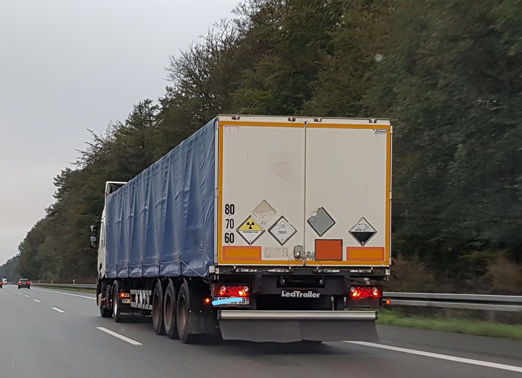 Uran-LKW auf A 31 bei Gronau.jpg
