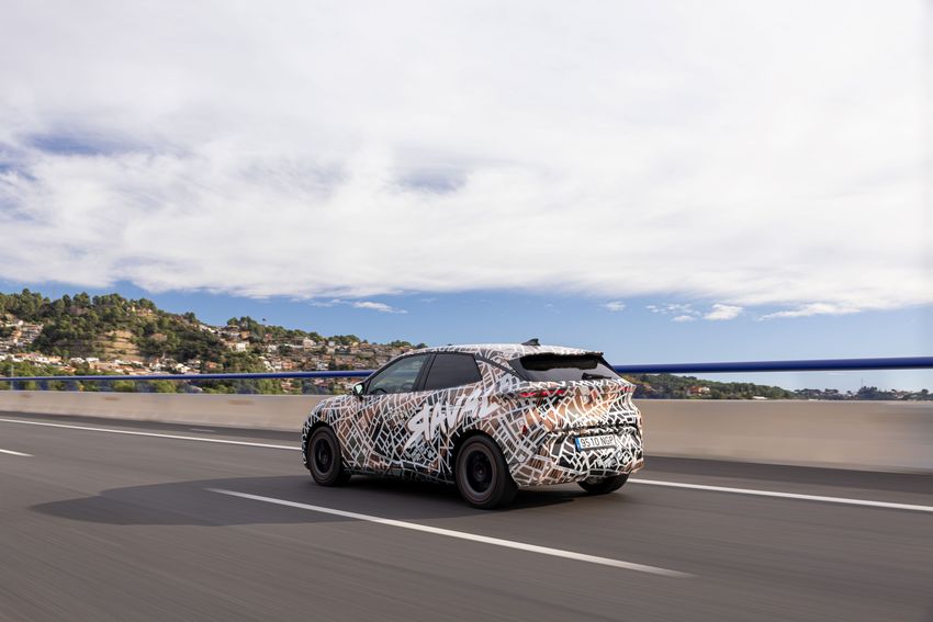 10 CUPRA Raval Dynamic.jpg