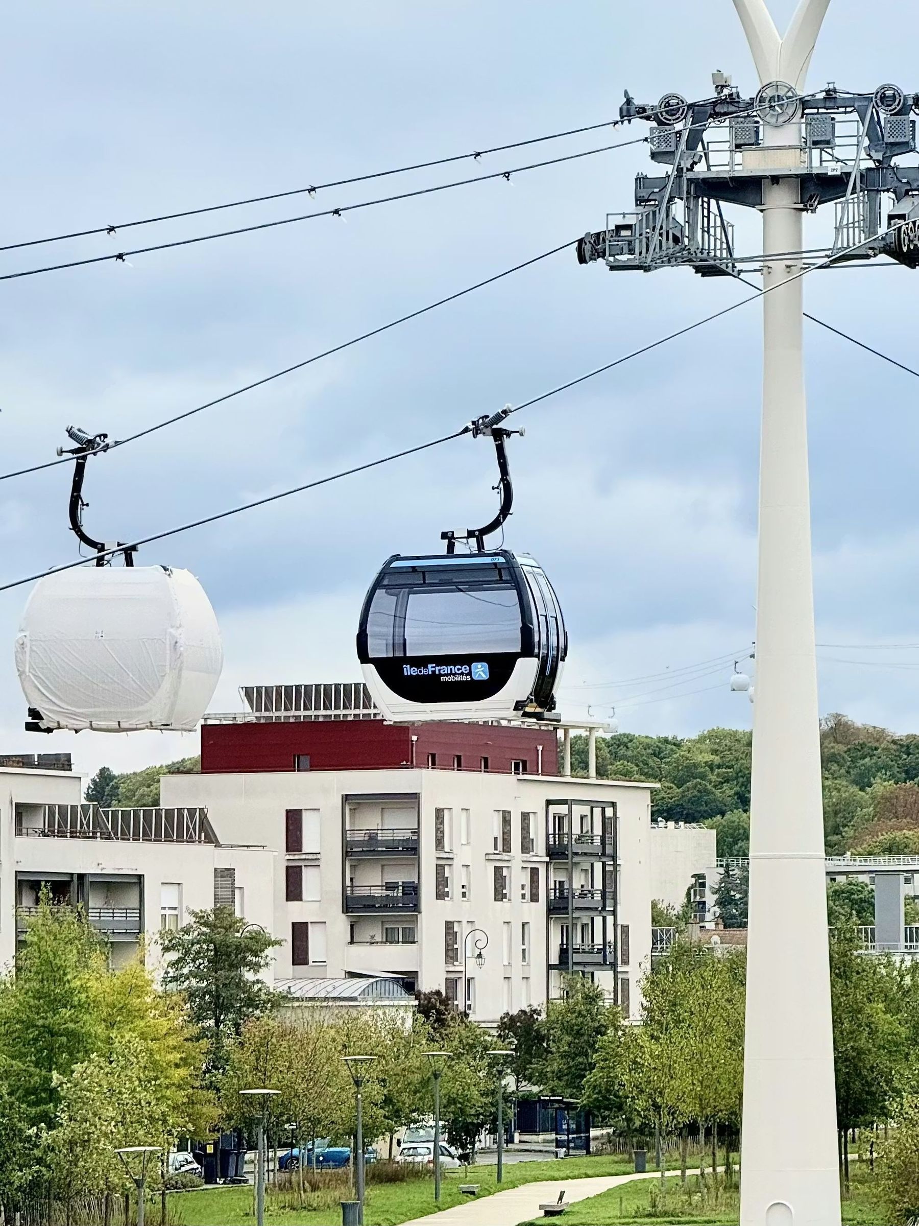SeilbahnParis.jpg
