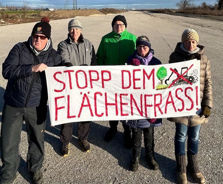 54964922898 ff2963ab8a h.jpg