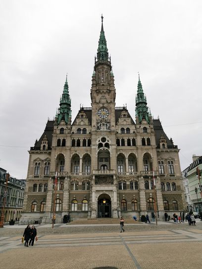 town-hall-4857828 1920.jpg