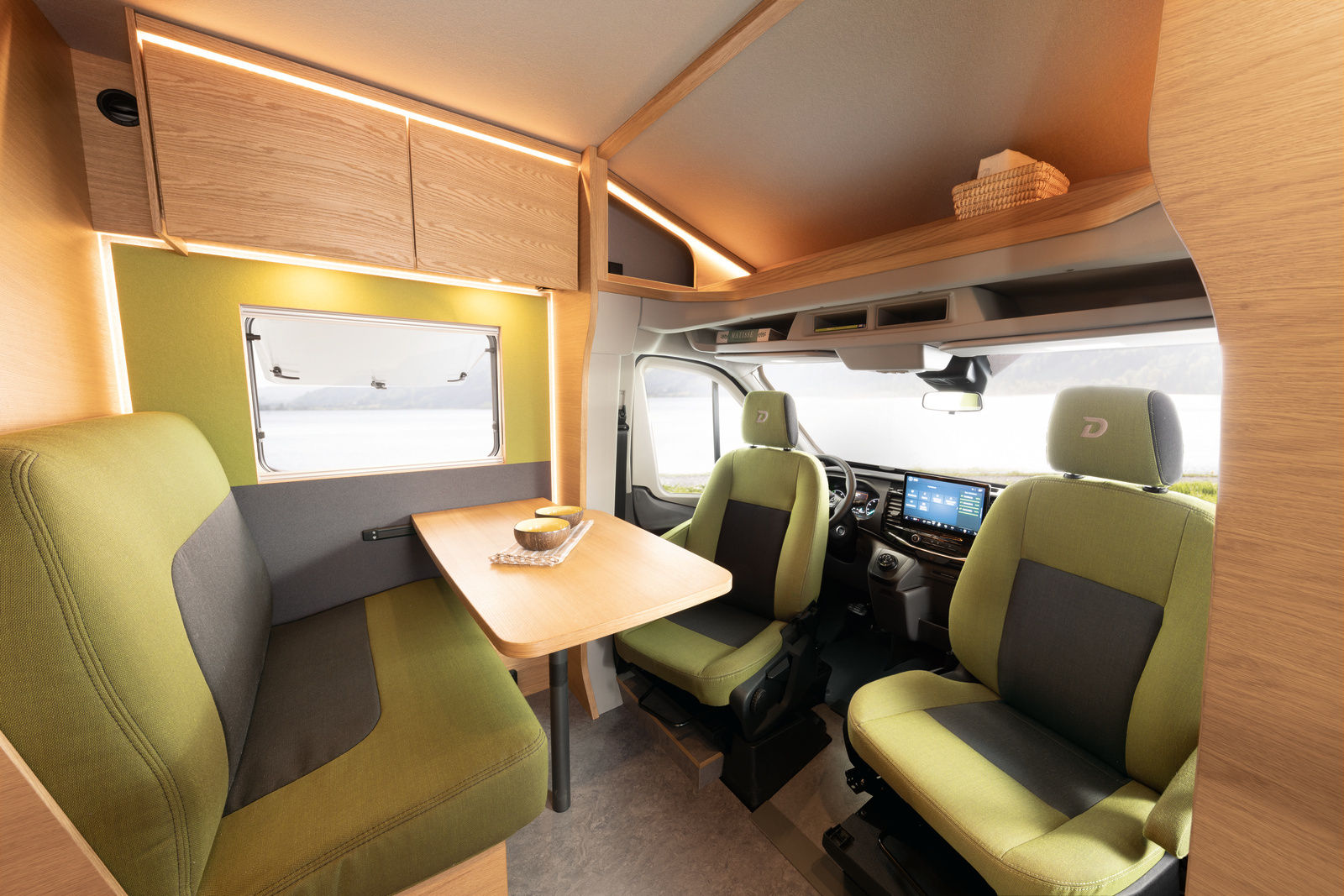 DET Nachhaltiges Fahrzeug Sondermodell Sitzgruppe RET 082125-Screen.jpg