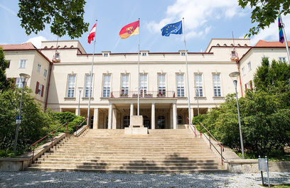 Landhaus alt 0202925 f765b35d69.jpg