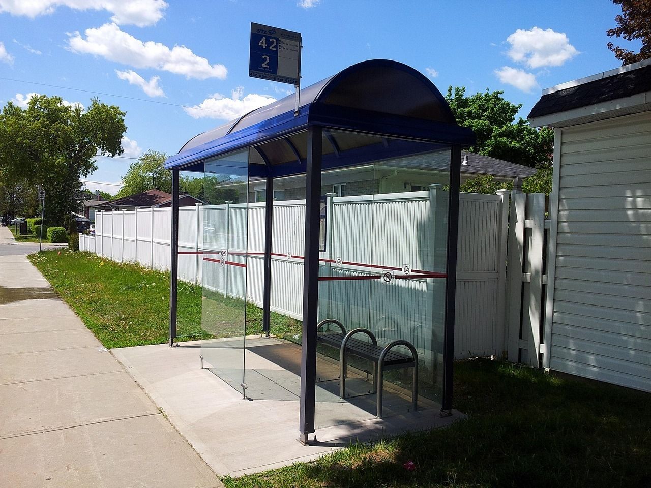 14398-bus-stop-haltestelle.jpg
