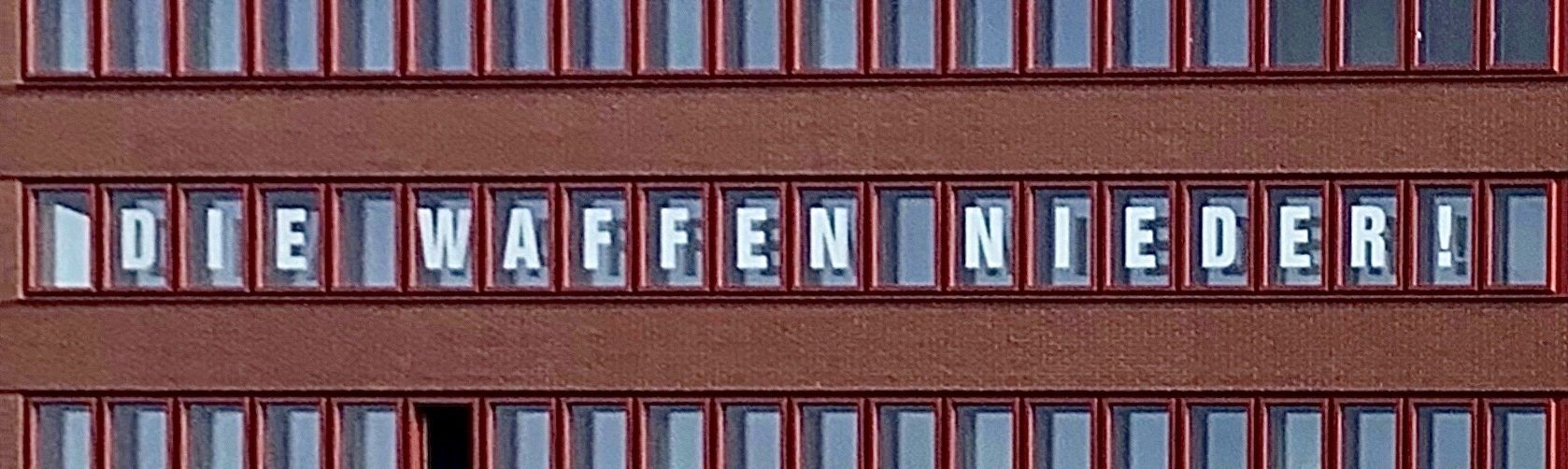 Rosa Luxemburg Stiftung - Die Waffen Nieder.jpg