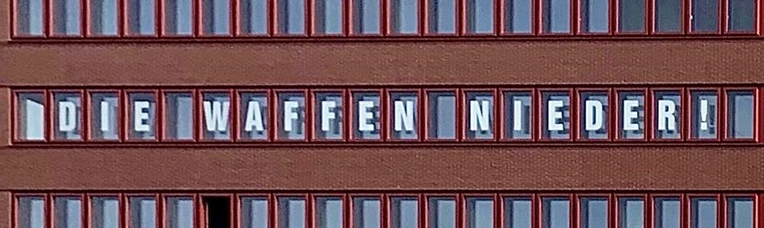 Rosa Luxemburg Stiftung - Die Waffen Nieder.jpg