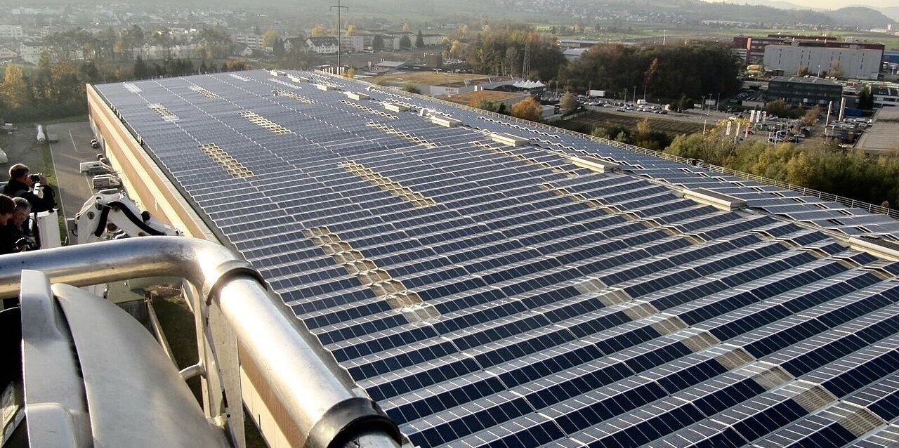 PV-Anlagen auf Halle Ferrowohlen.jpg