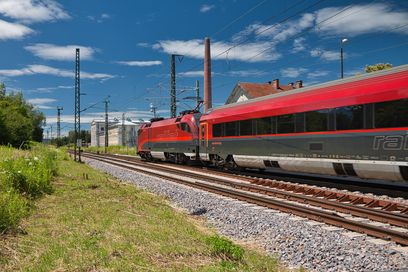 atimedia-railjet-Bahn-Zug.jpg