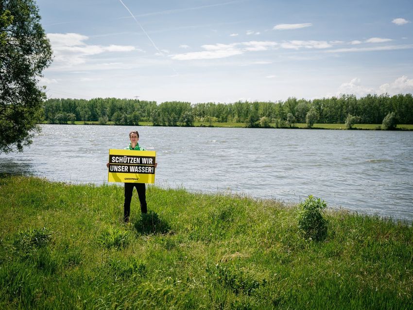 (c) Greenpeace   Mitja Kobal (6).jpg
