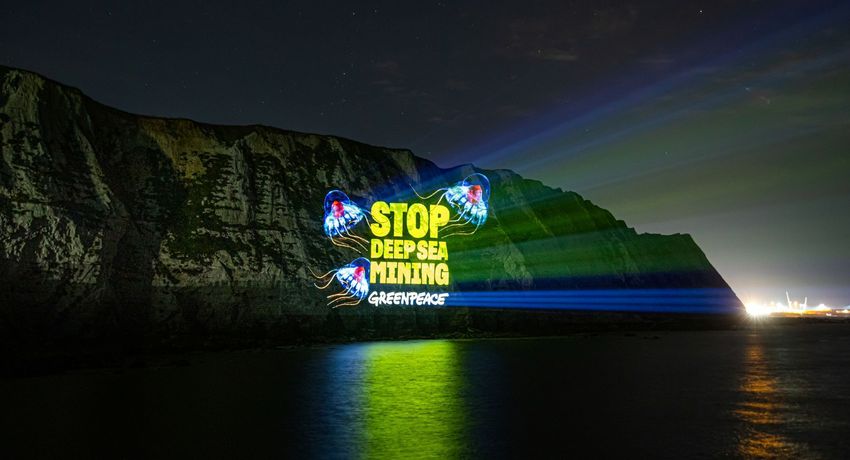 Greenpeace-Aktion gegen Tiefseebergbau in UK (c) Dan Hatch Greenpeace.jpg