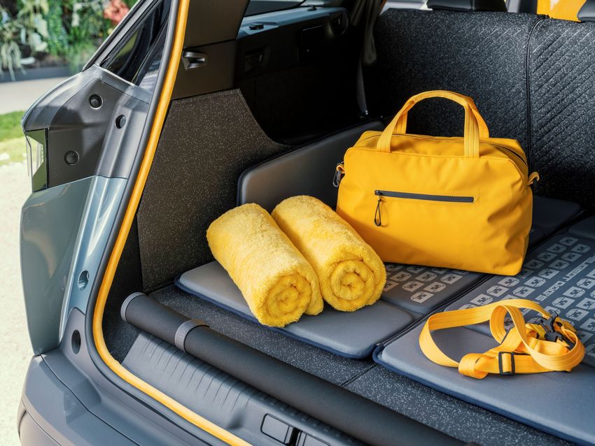 peugeot-e-5008-dog-edition-concept.jpg