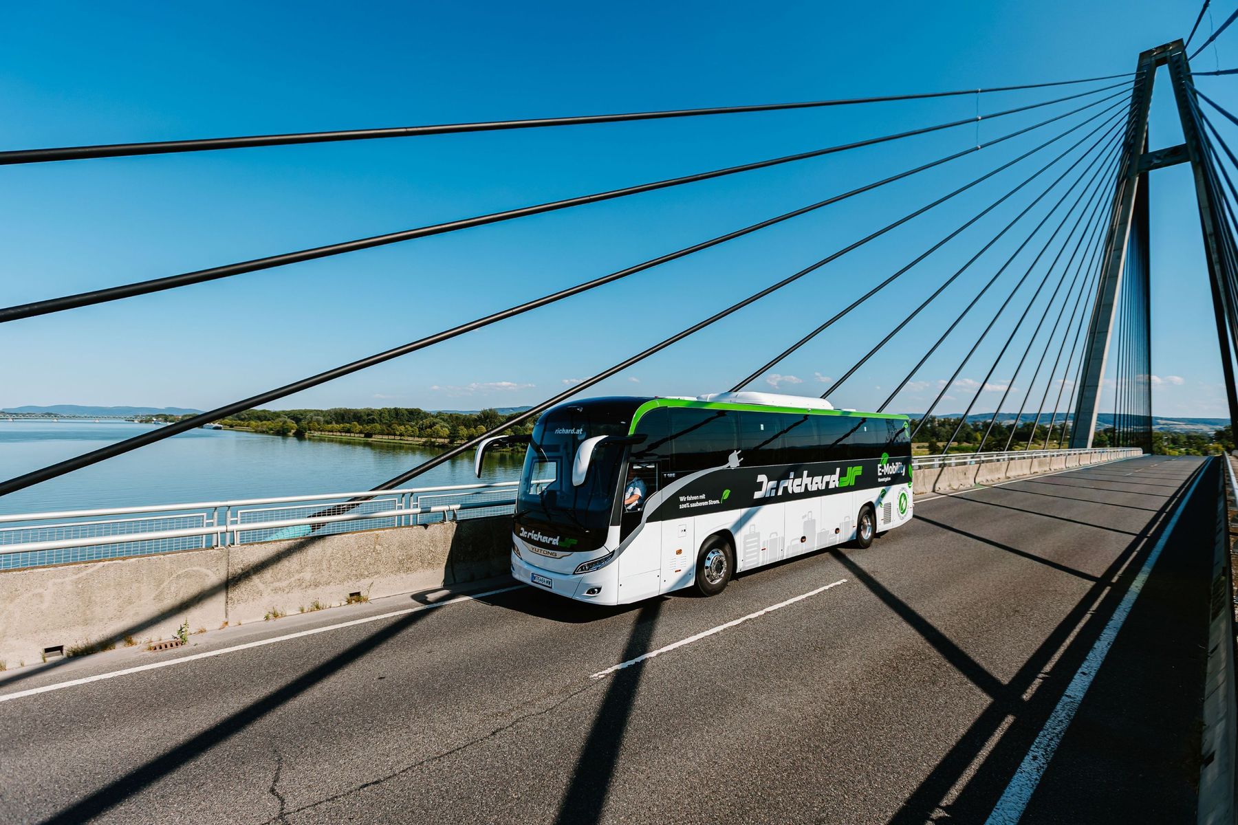 E-BusDrRichard.jpg