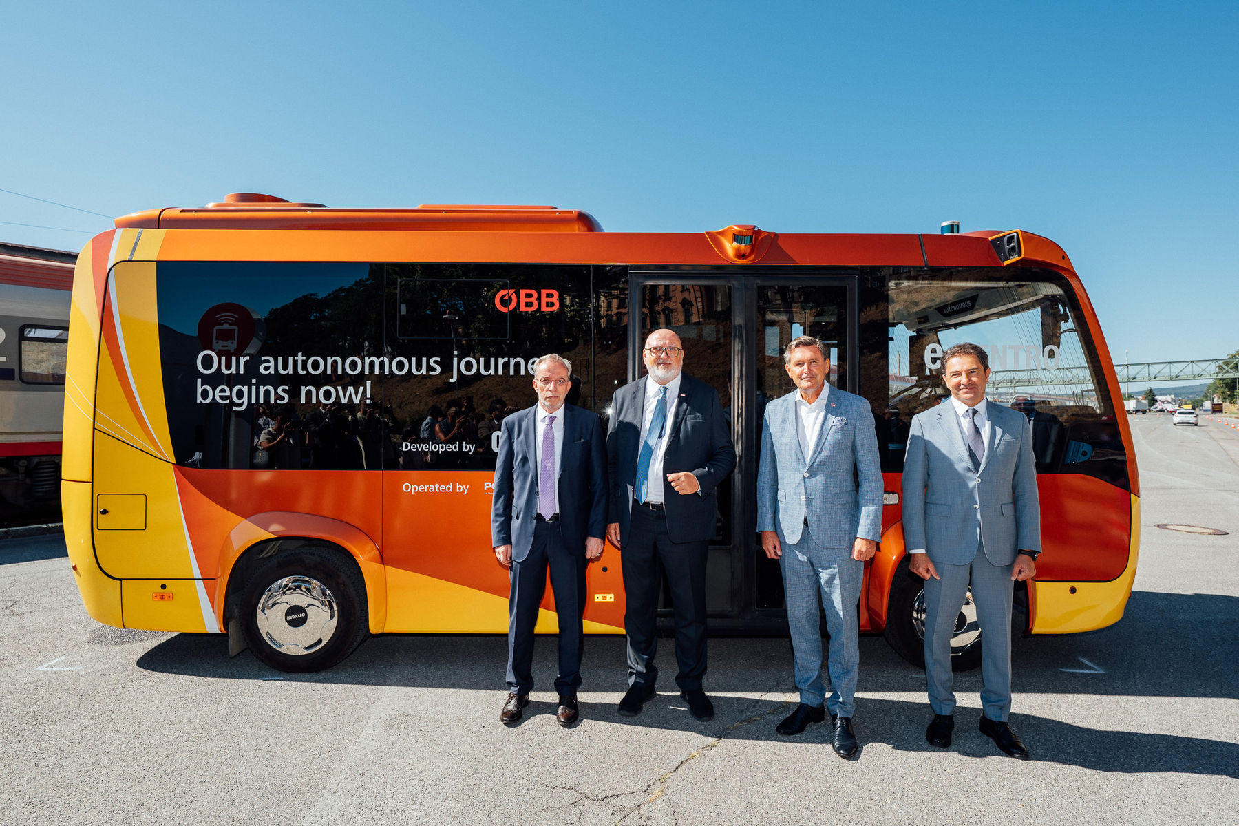 Postbus Otokar vollautomatisierter E-Bus PK Dönmez Erman Hanke Matthä c OEBB Daniel Willinger.jpg