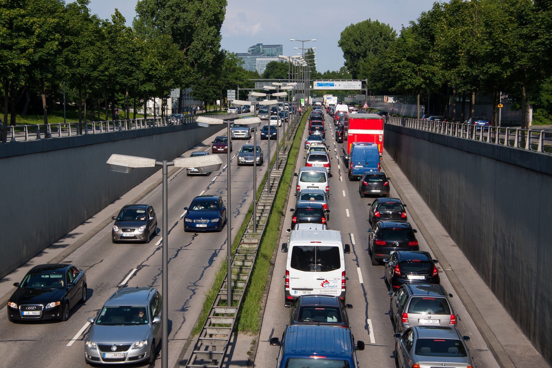 stux-traffic-Verkehr-autobahn-strasse.jpg