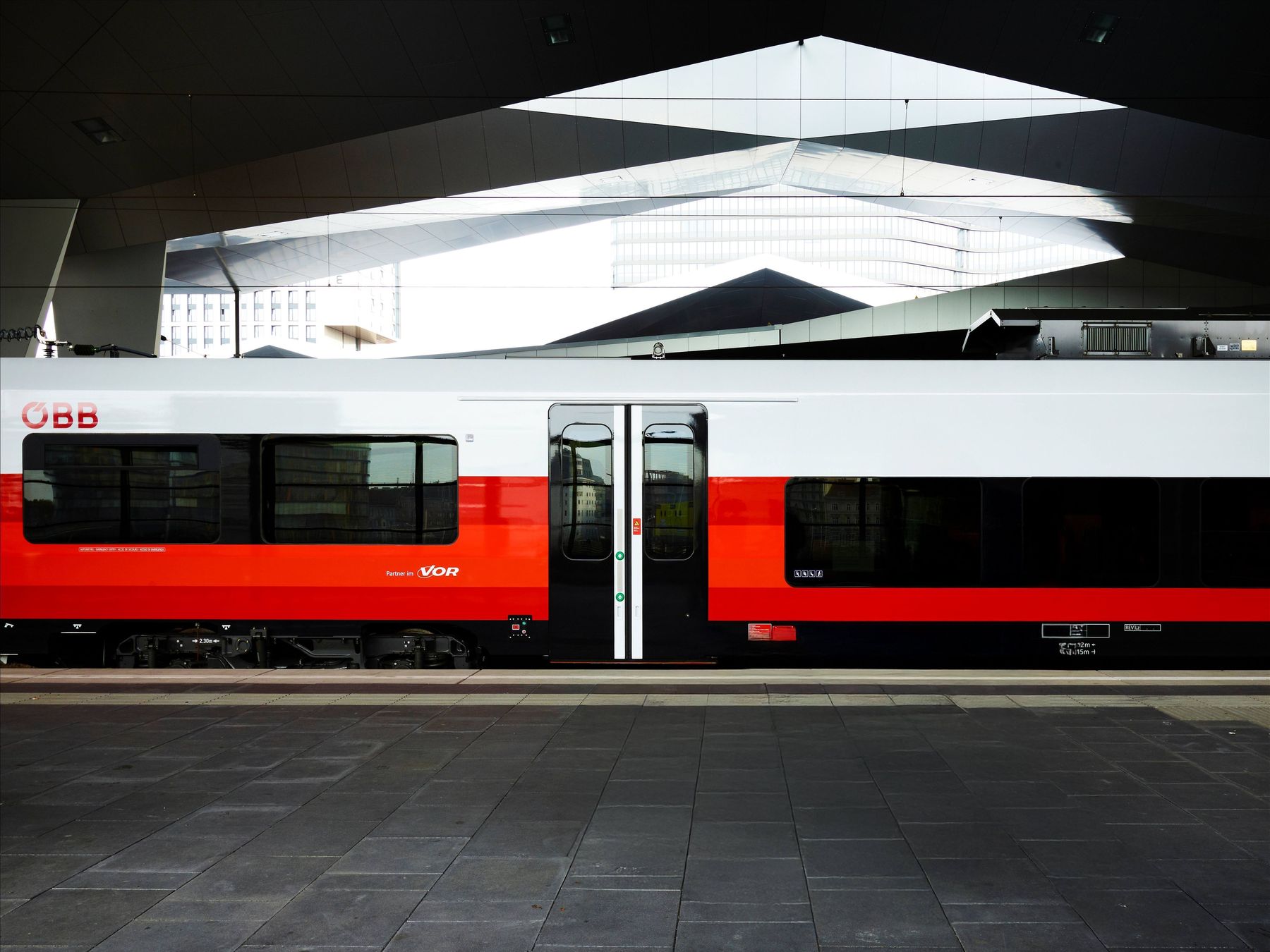 Cityjet Hauptbahnhof (c) oebb Philipp Horak.jpg