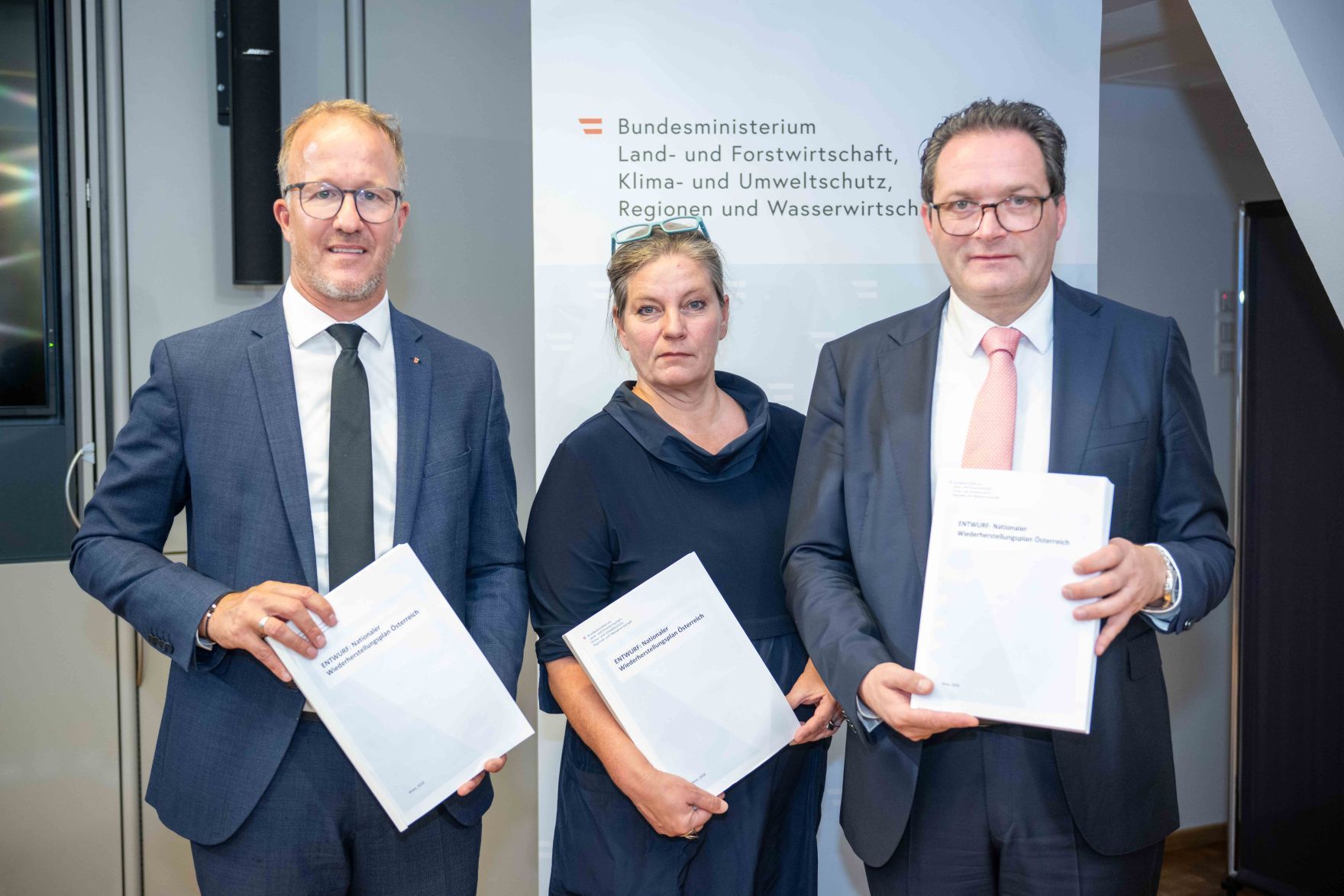 Gruppenfoto - (c) BMLUK-Hemerka.jpg