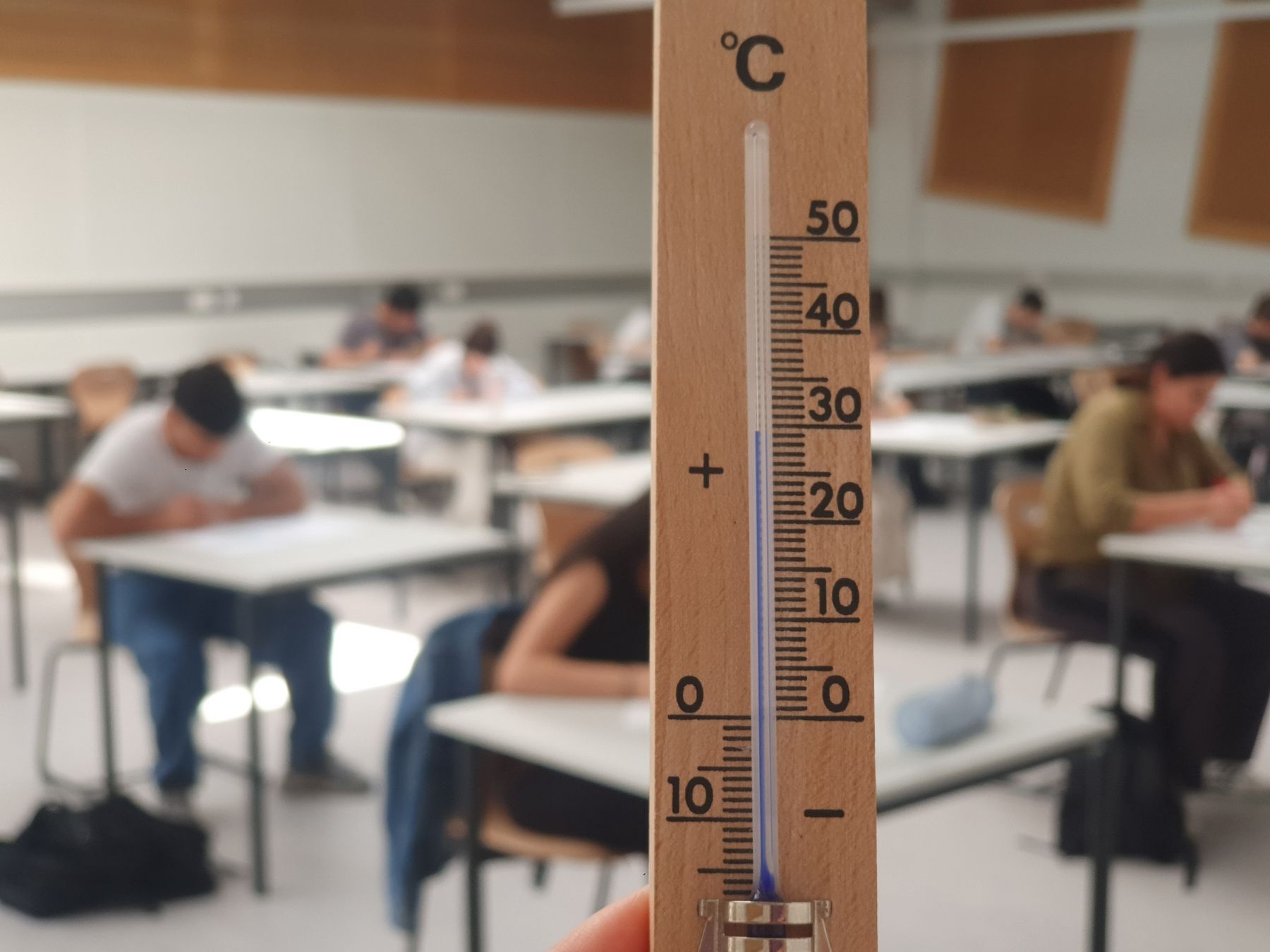 Teachers for Future Klassenzimmer Test schreiben bei 30 Grad Wien Marietta.jpg