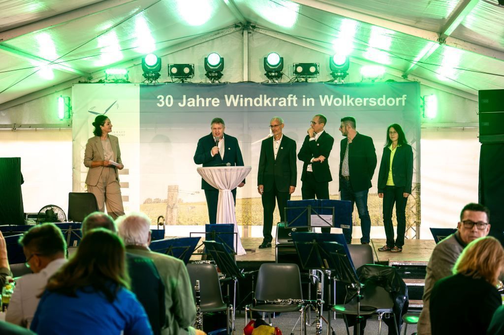 4-30-Jahre-Eroeffnung-Gruppen-9966kl.jpg