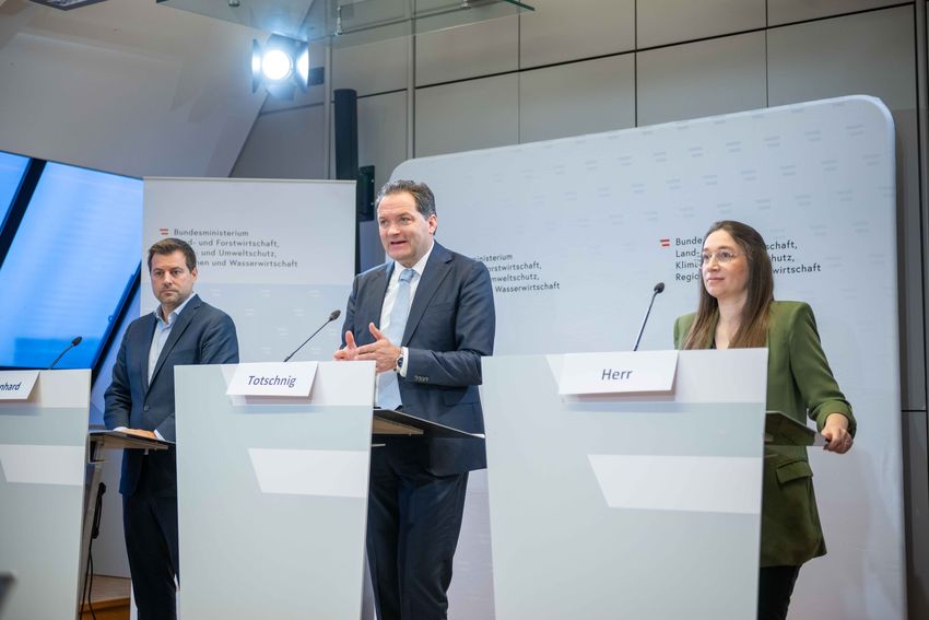 Gruppenfoto - (c) BMLUK-Hemerka.jpg
