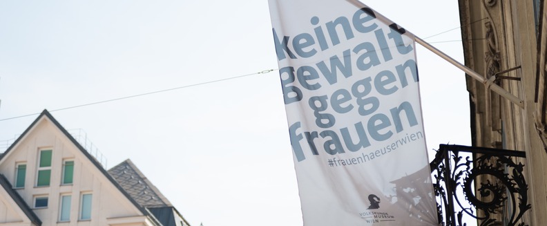 Flagge: Keine Gewalt gegen Frauen Flagge: Keine Gewalt gegen Frauen