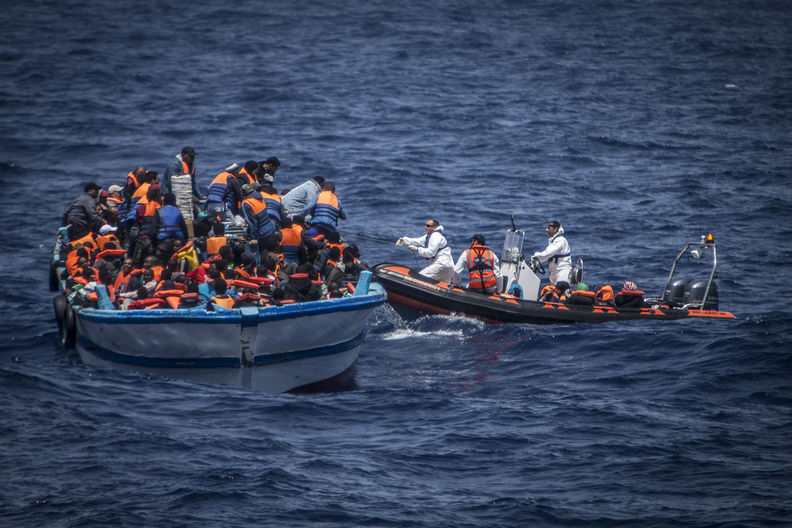 MOAS-Rettungsaktion im Mittelmeer 2015 MOAS-Rettungsaktion im Mittelmeer 2015