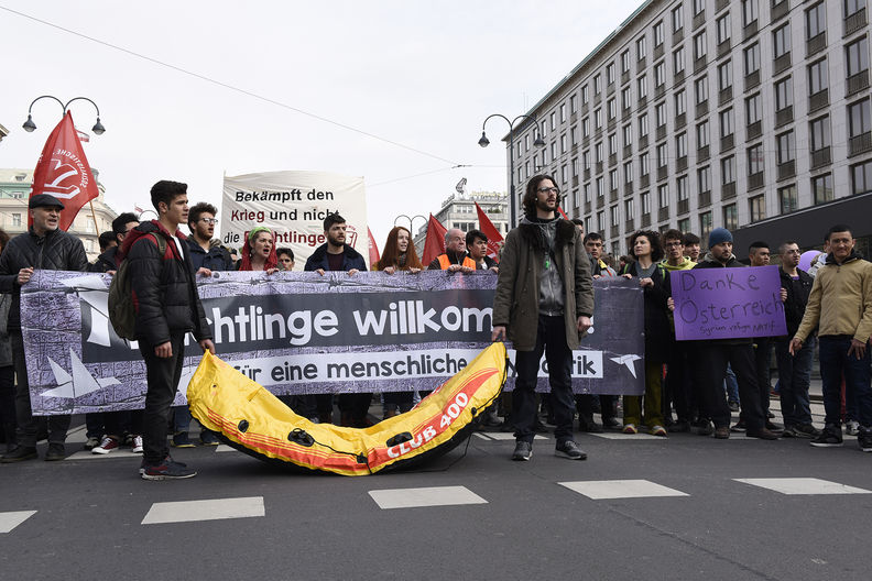 16.03.19 Flüchtlinge willkommen Demo 006 10x15.jpg 16.03.19 Flüchtlinge willkommen Demo 006 10x15.jpg