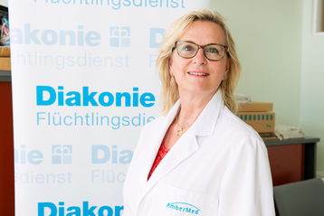 In Form von Hilfe bei der Erlangung einer Krankenversicherung lege man besonderen Wert auf eine nachhaltige Unterstützung der Patient*innen, erklärt Monika Matal, ärztliche Leiterin bei AmberMed. © spendeninfo.at  / Thomas Kronberger