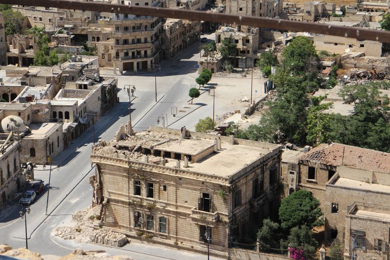 Zerstörte Häuser in der Stadt Aleppo