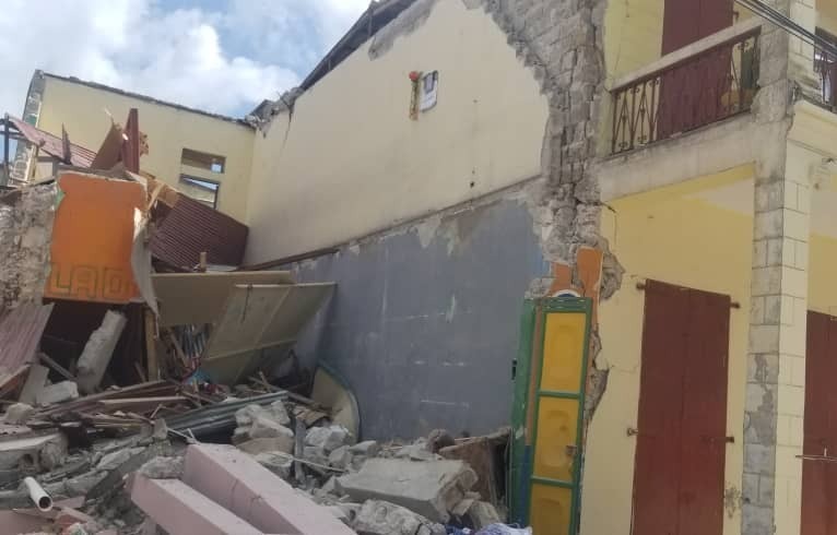 Eingestürztes Haus nach dem Erdbeben in Haiti.