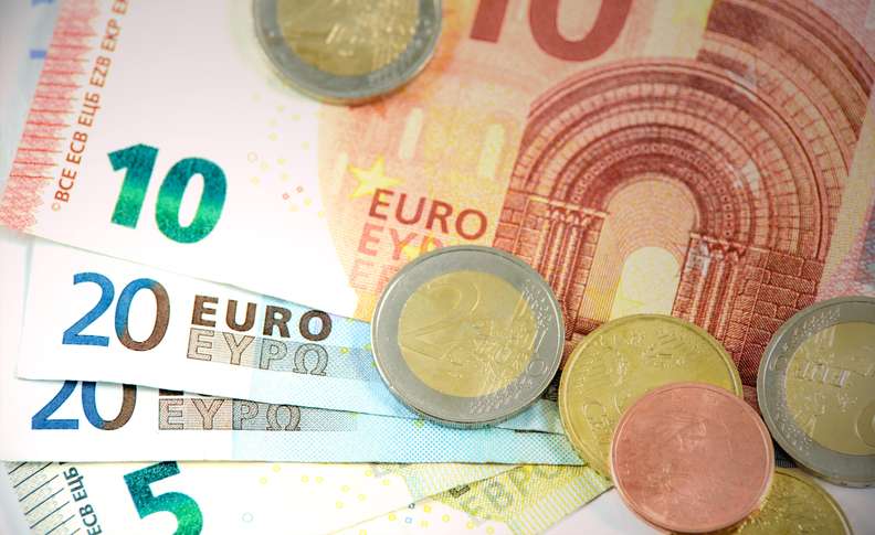 Euroscheine und Münzen Euroscheine und Münzen